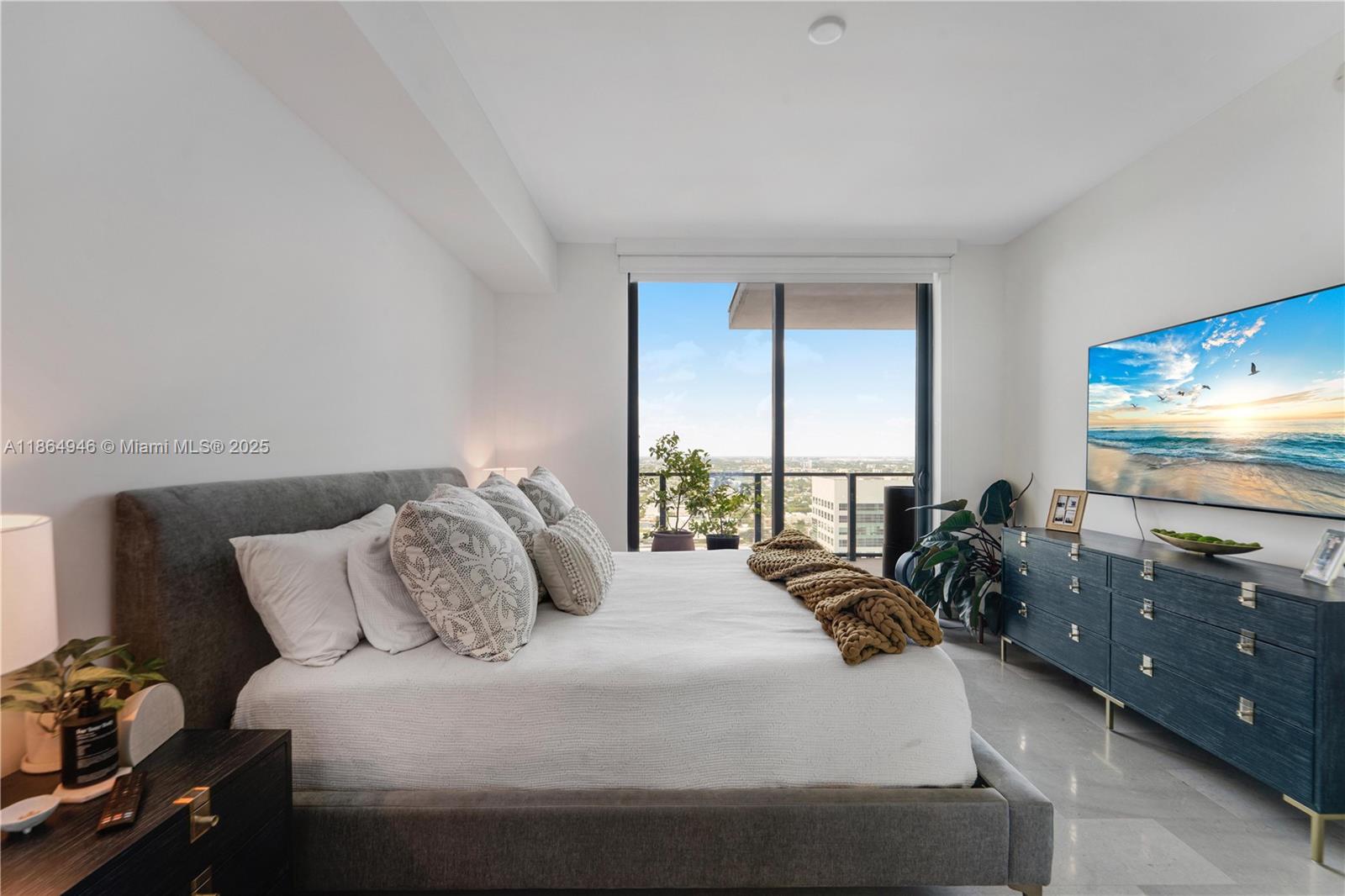 RISE CONDO - Residential