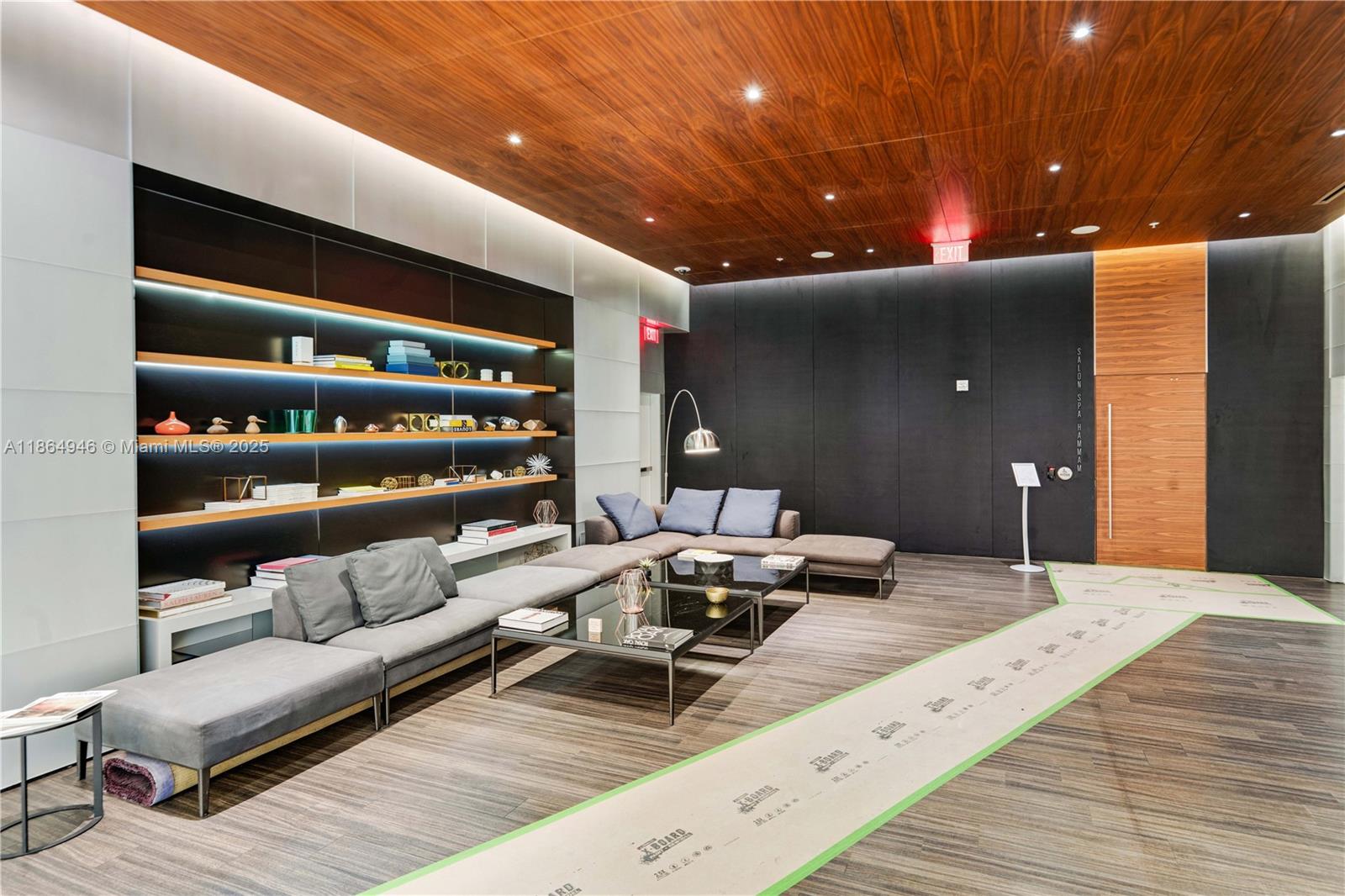 RISE CONDO - Residential