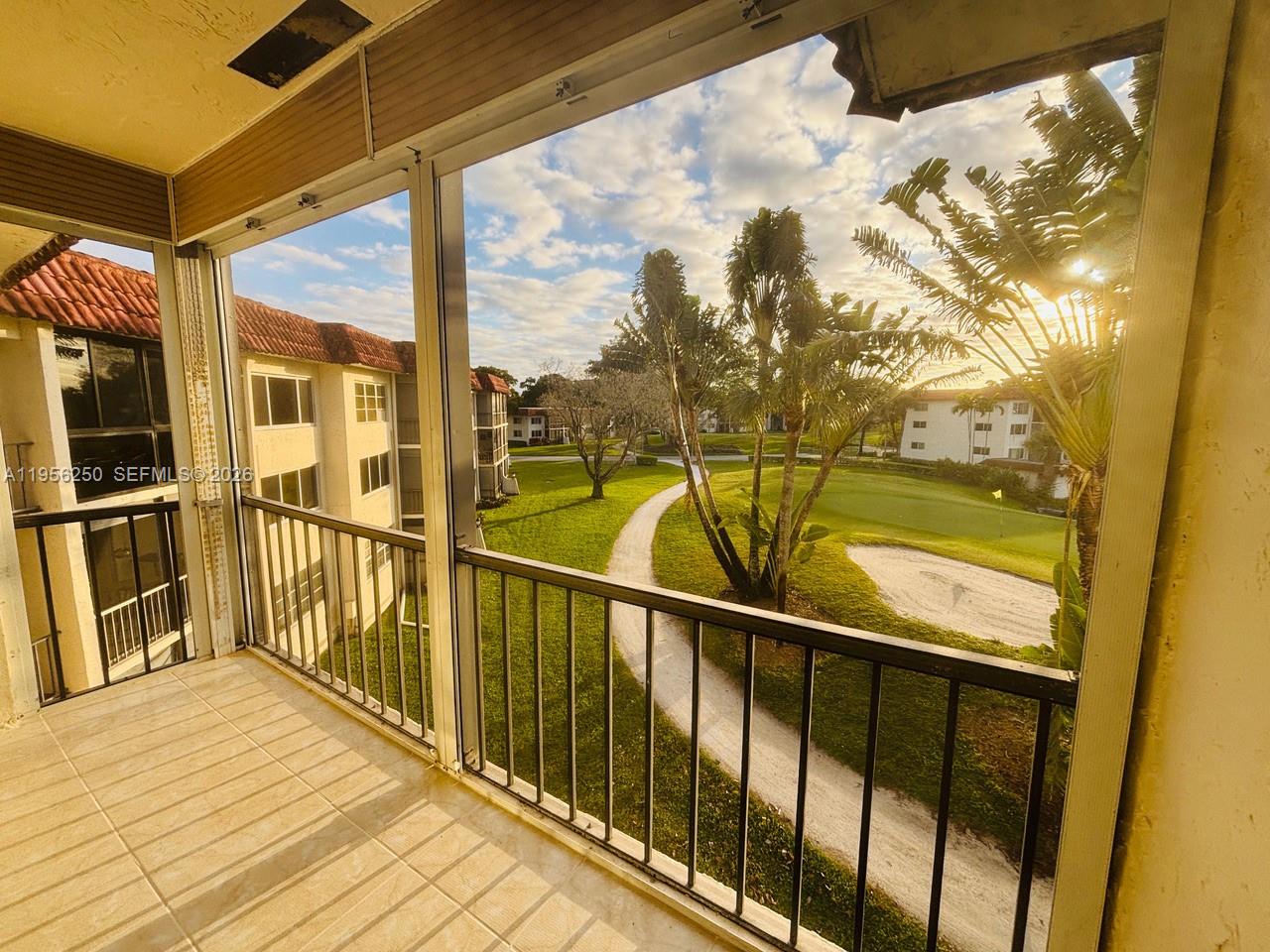 HOLLYBROOK GOLF - Residential