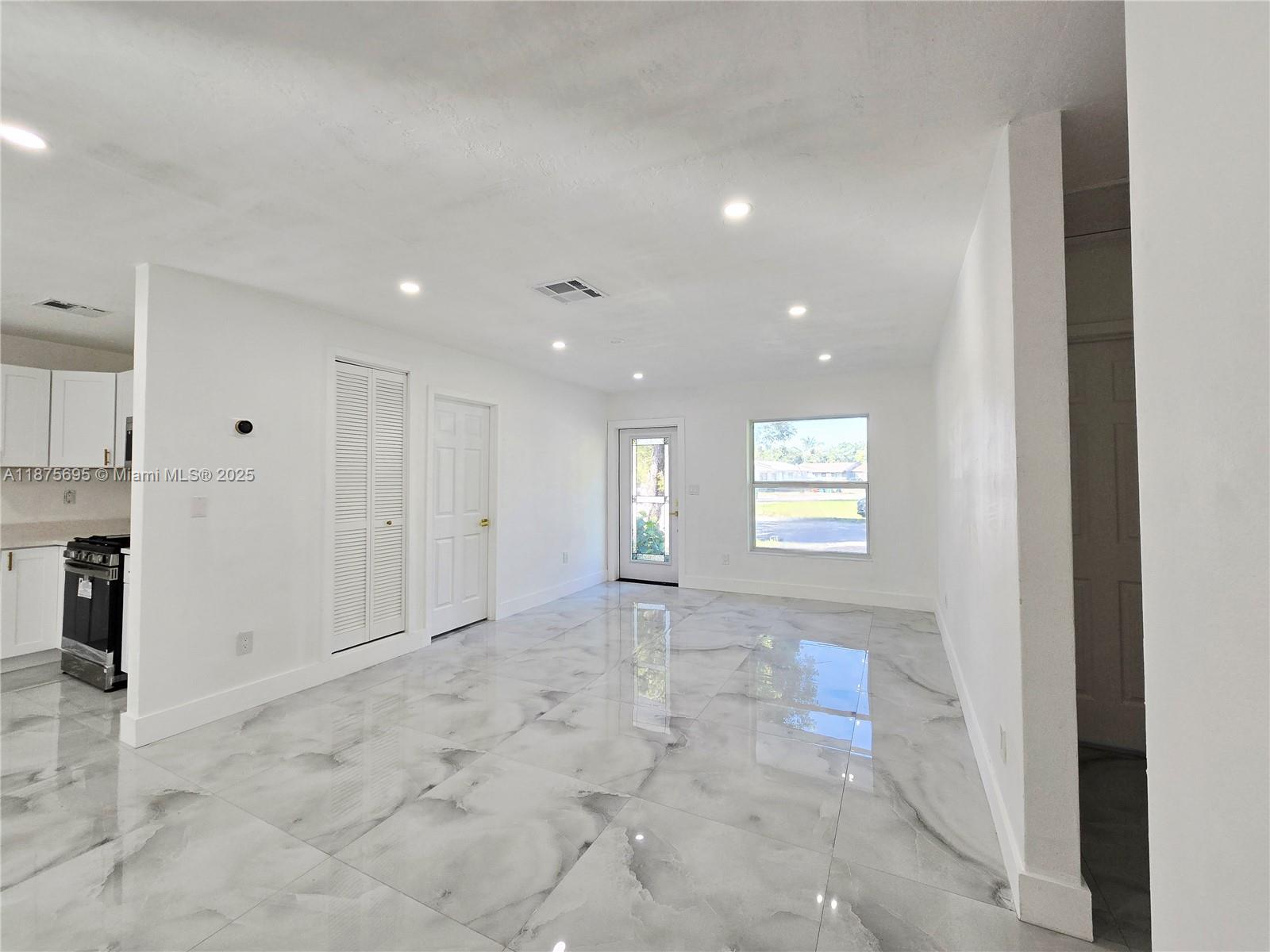 LESLIE ESTATES SEC FOUR - Residential