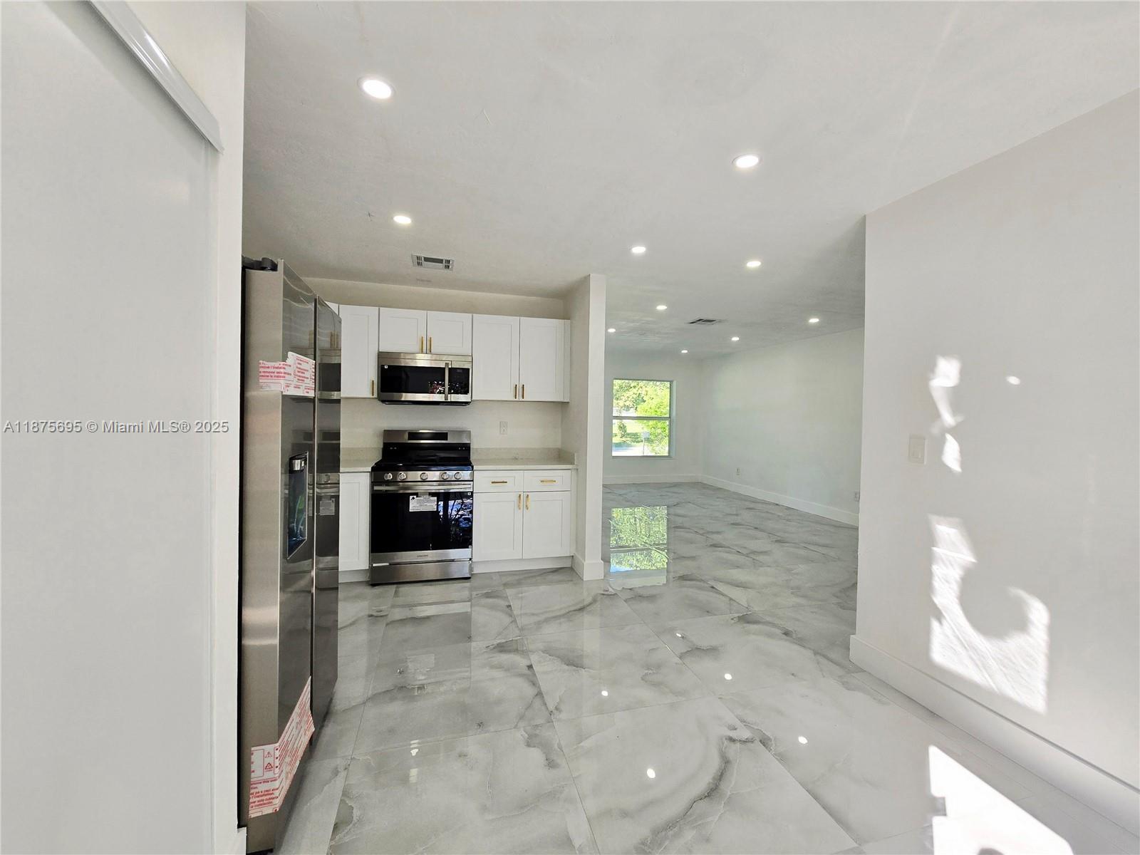 LESLIE ESTATES SEC FOUR - Residential