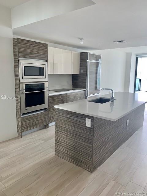 ICON BAY - Residential Lease