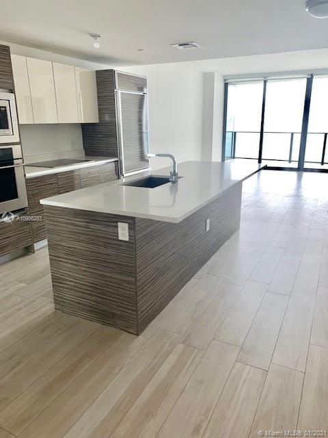 ICON BAY - Residential Lease