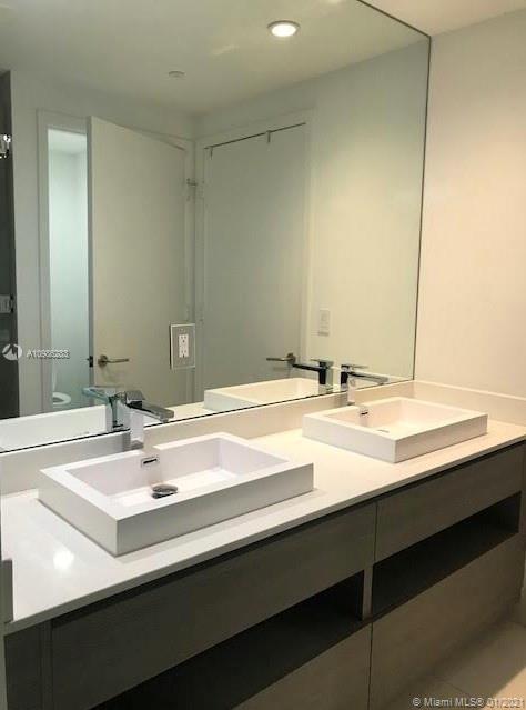 ICON BAY - Residential Lease