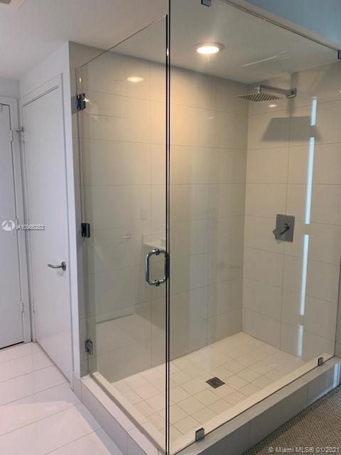 ICON BAY - Residential Lease