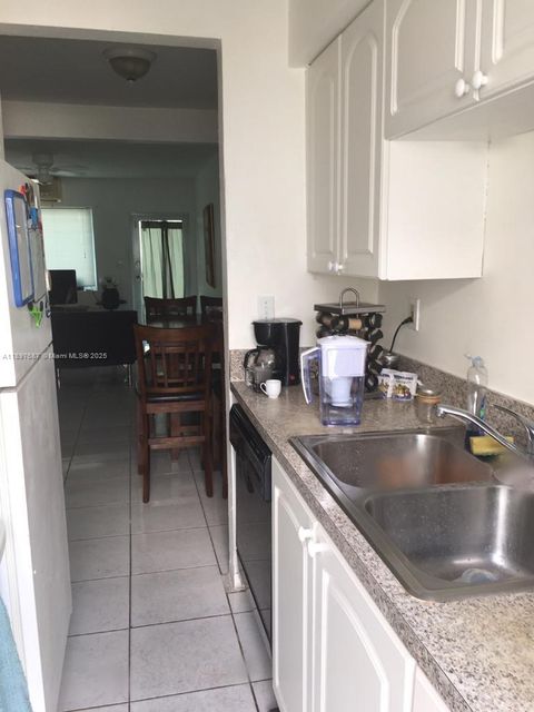 625 75th St Miami Beach FL 33141