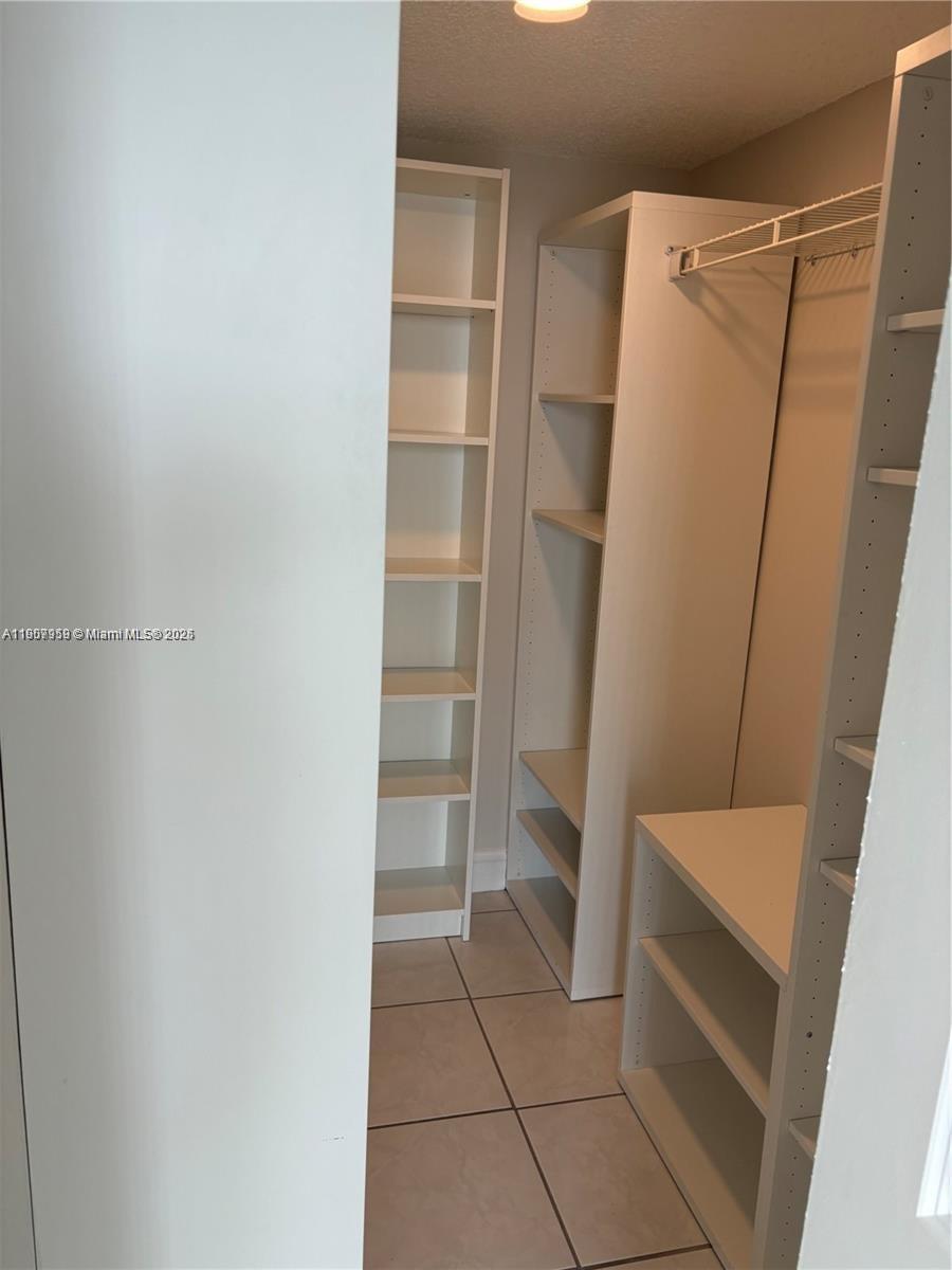 INTERNATIONAL TOWERS COND - Residential Lease