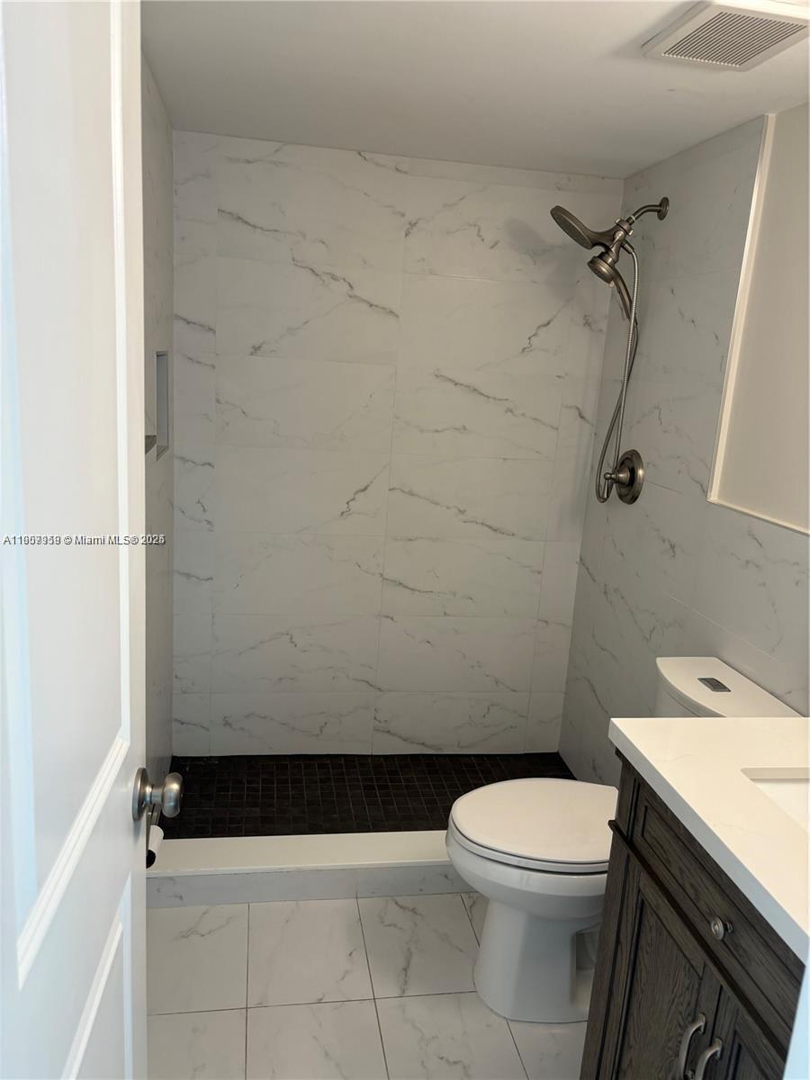 INTERNATIONAL TOWERS COND - Residential Lease