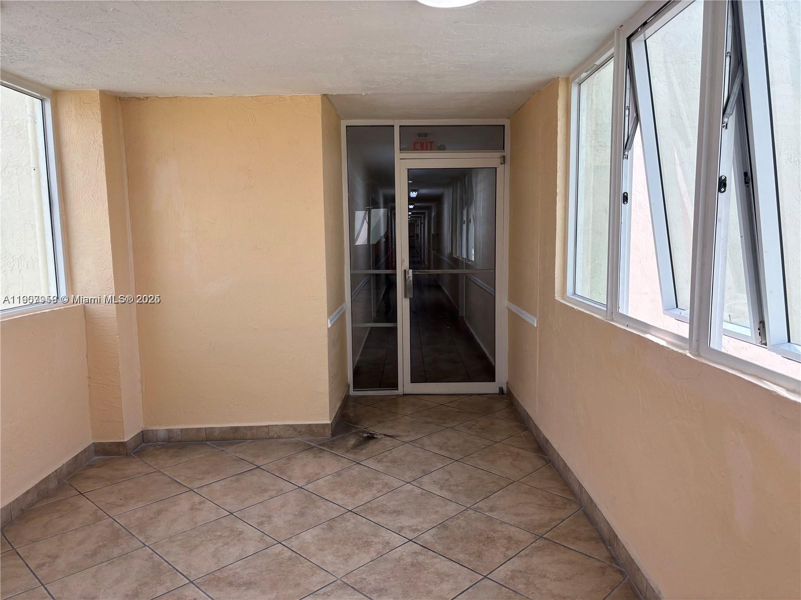 INTERNATIONAL TOWERS COND - Residential Lease