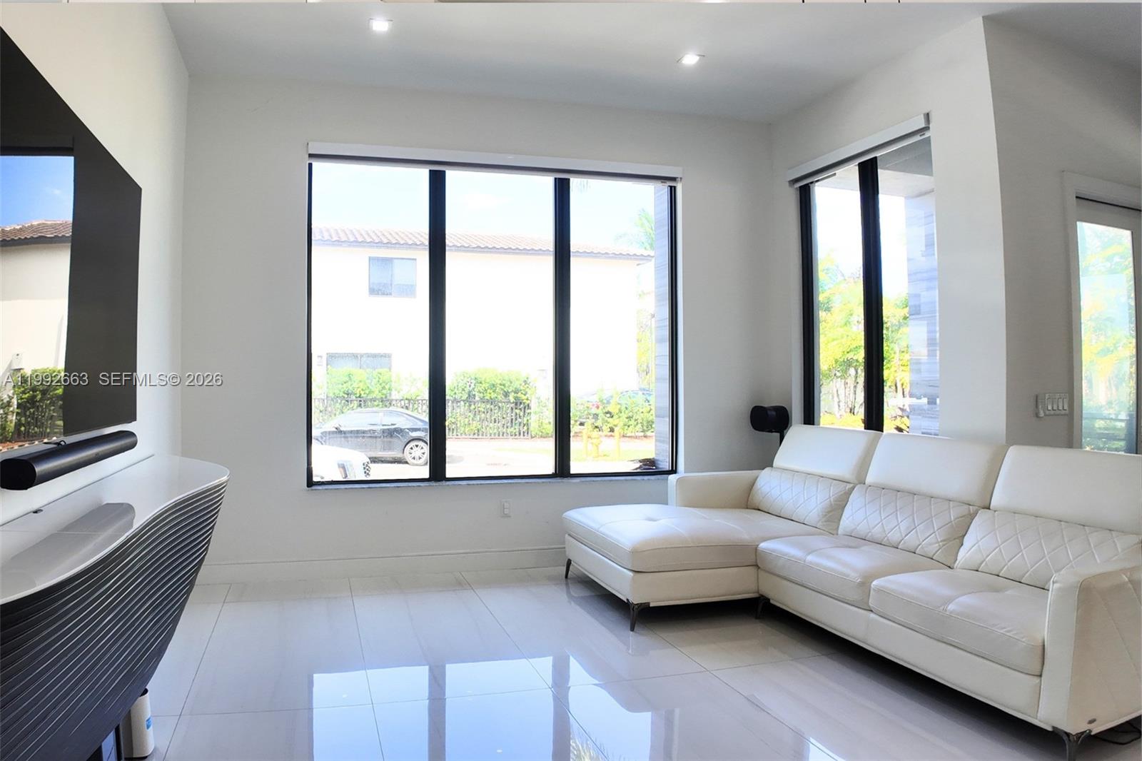 CANARIAS EAST - Residential