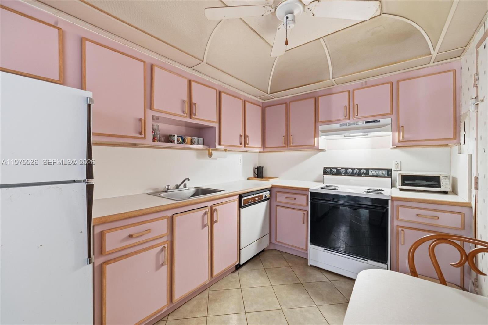 FOUR WINDS CONDO - Residential