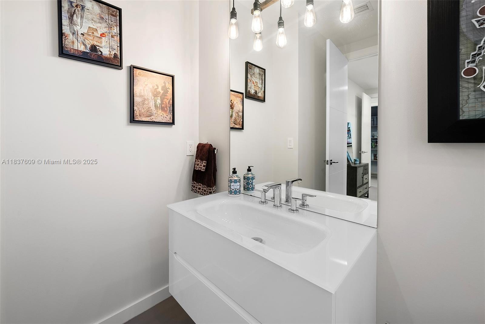 PINECREST VILLAS 2 ADDN - Residential