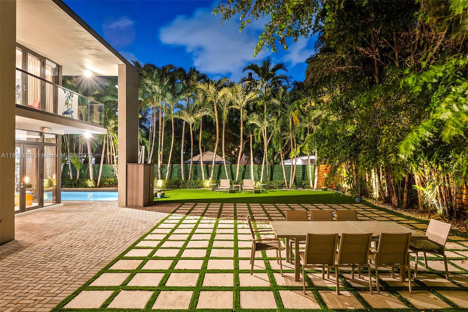 PINECREST VILLAS 2 ADDN - Residential