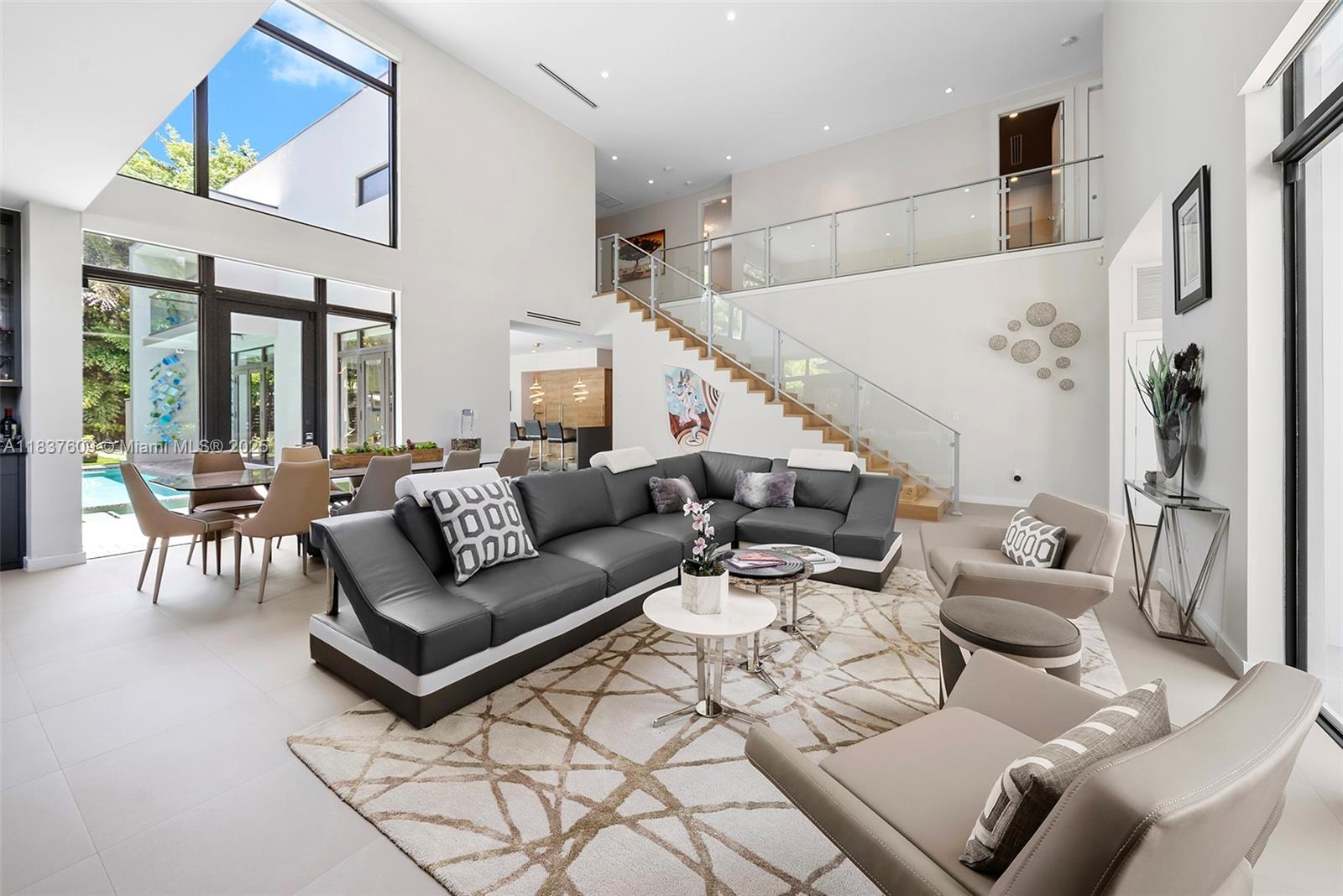 PINECREST VILLAS 2 ADDN - Residential