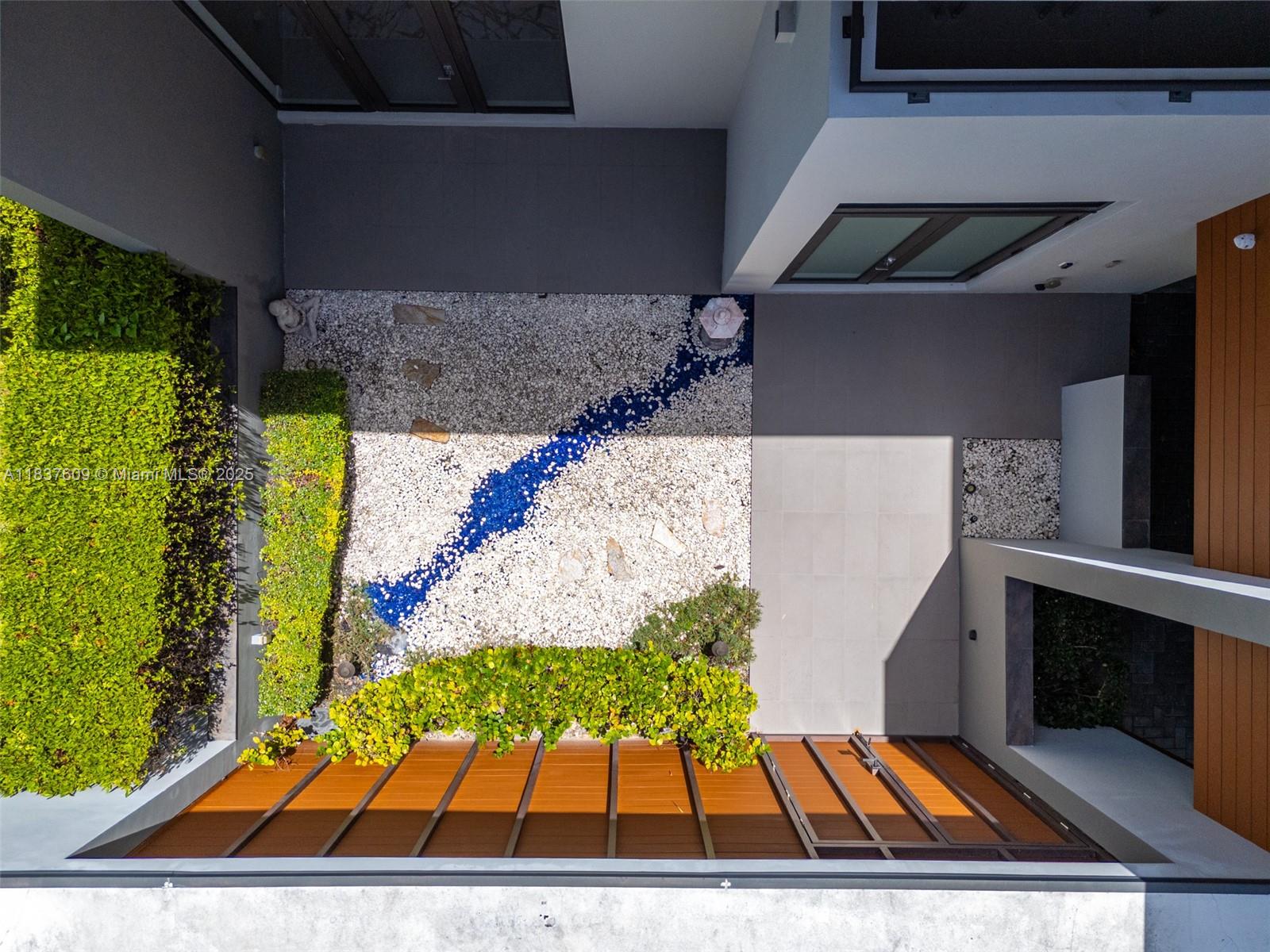 PINECREST VILLAS 2 ADDN - Residential