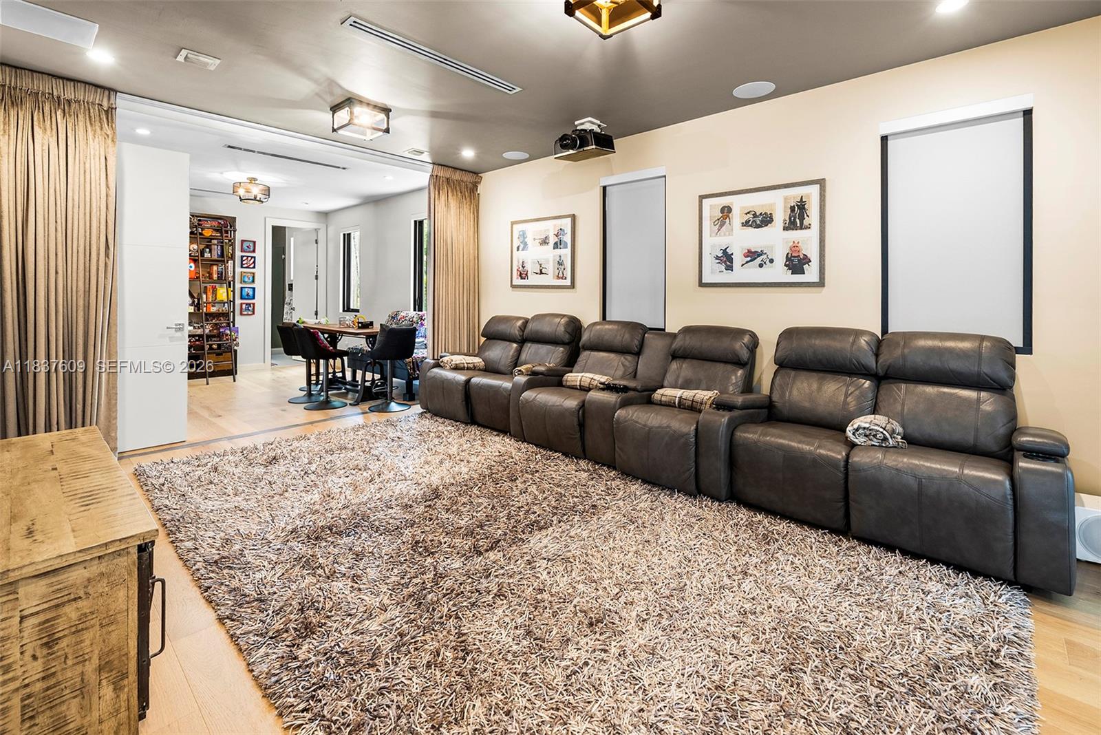 PINECREST VILLAS 2 ADDN - Residential