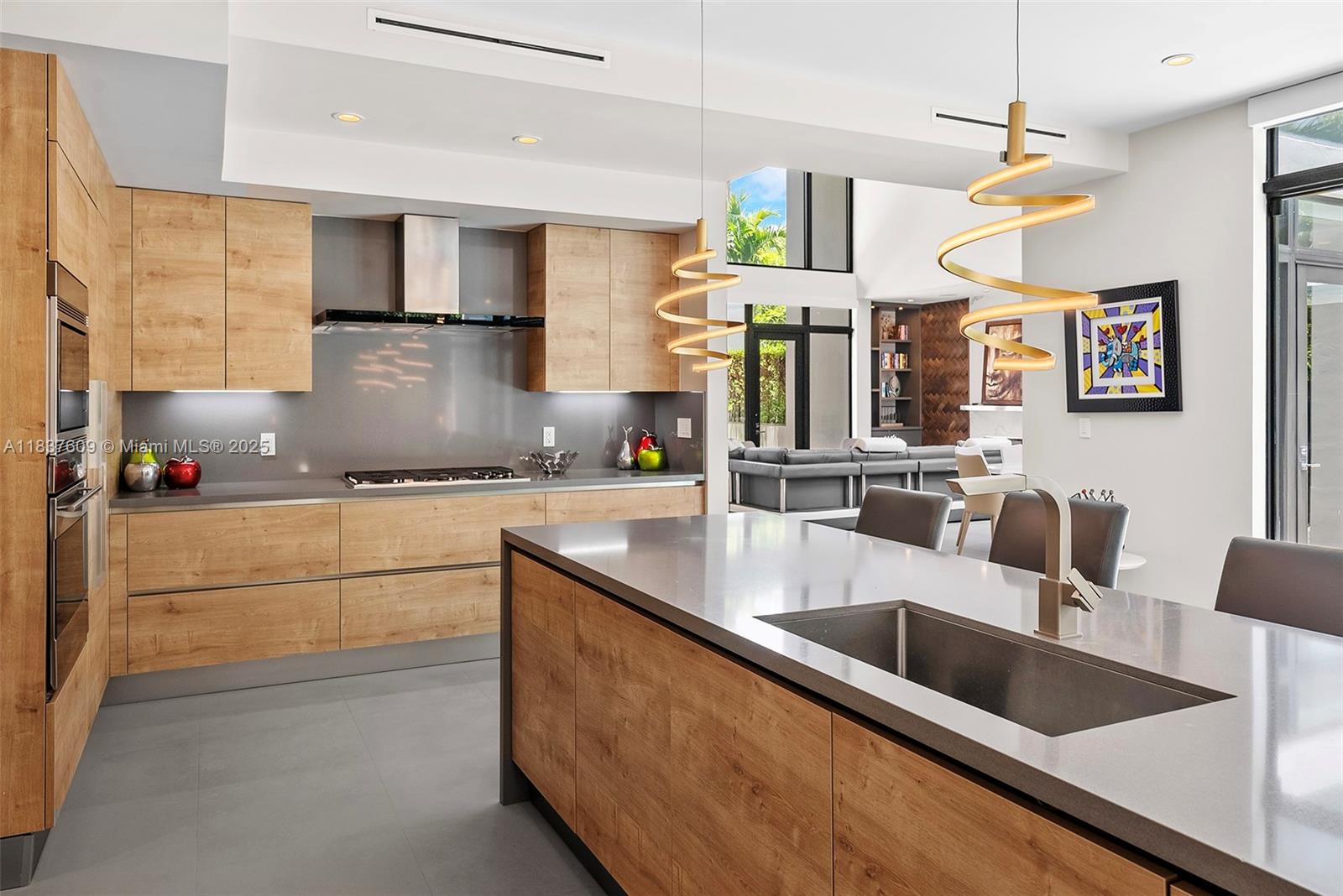 PINECREST VILLAS 2 ADDN - Residential