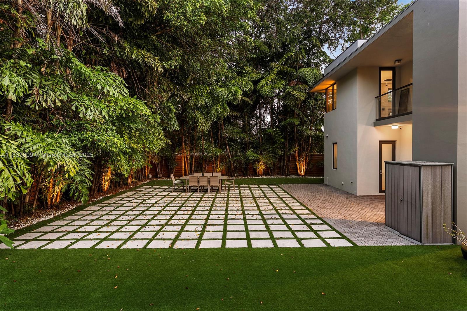 PINECREST VILLAS 2 ADDN - Residential