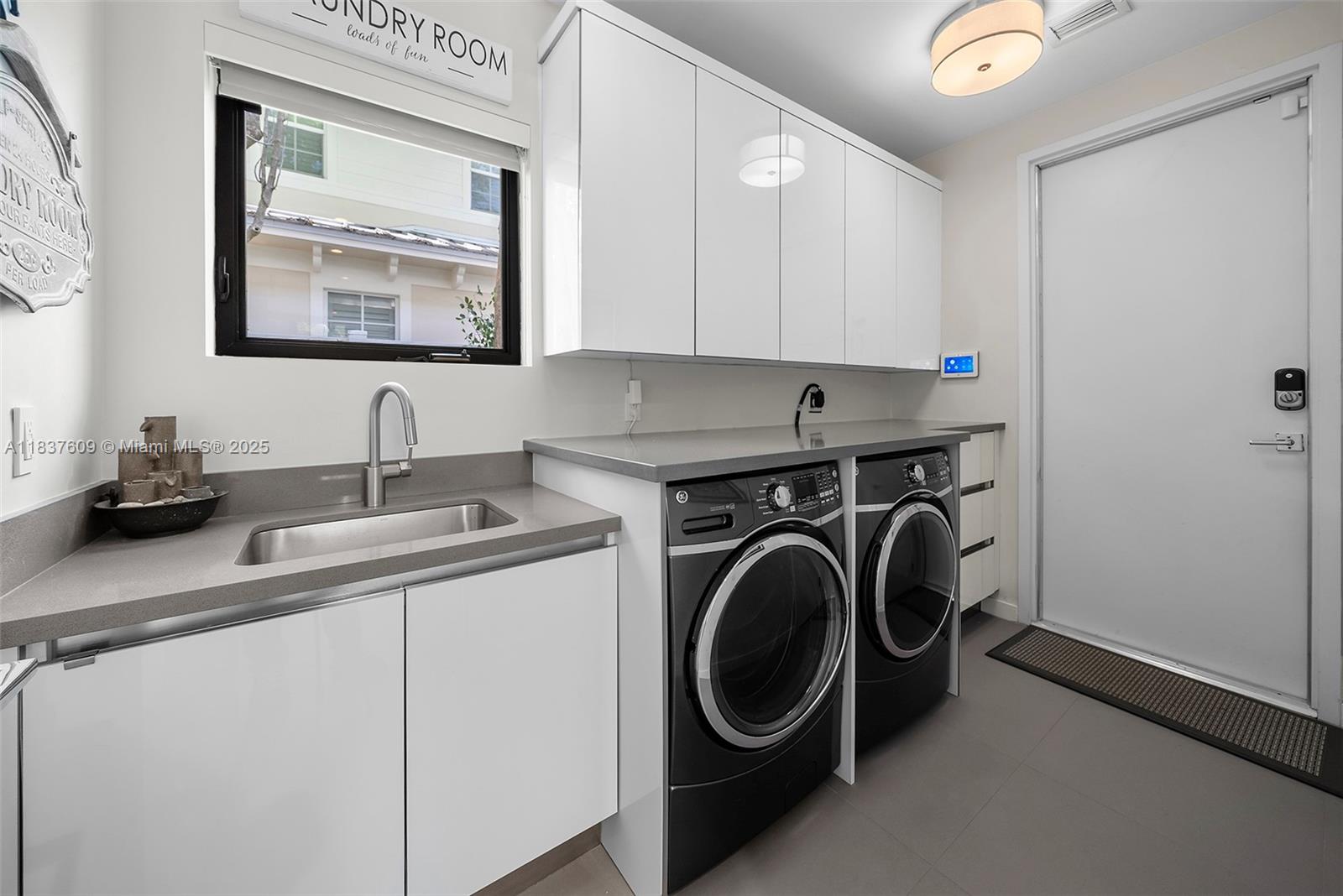 PINECREST VILLAS 2 ADDN - Residential