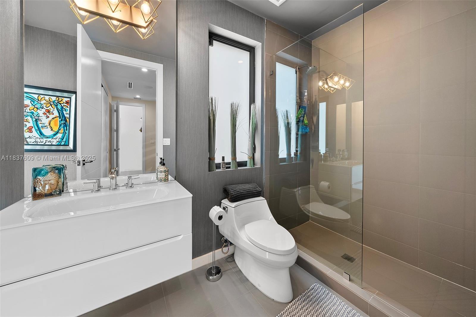 PINECREST VILLAS 2 ADDN - Residential