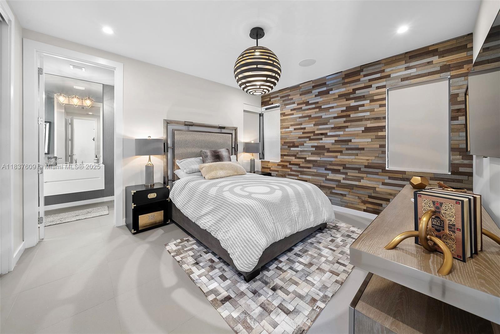 PINECREST VILLAS 2 ADDN - Residential