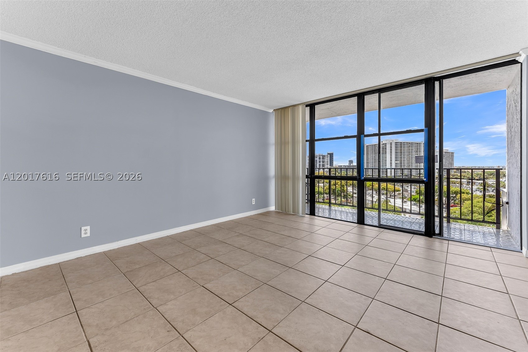 800 Parkview Dr 1007
