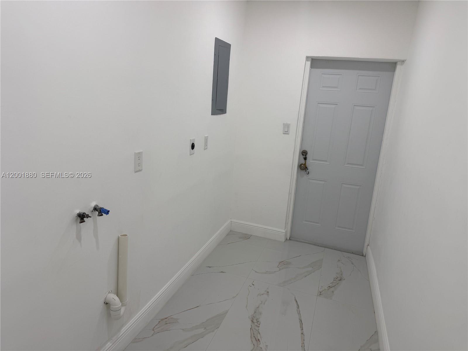 LAUDERDALE VILLAS - Residential