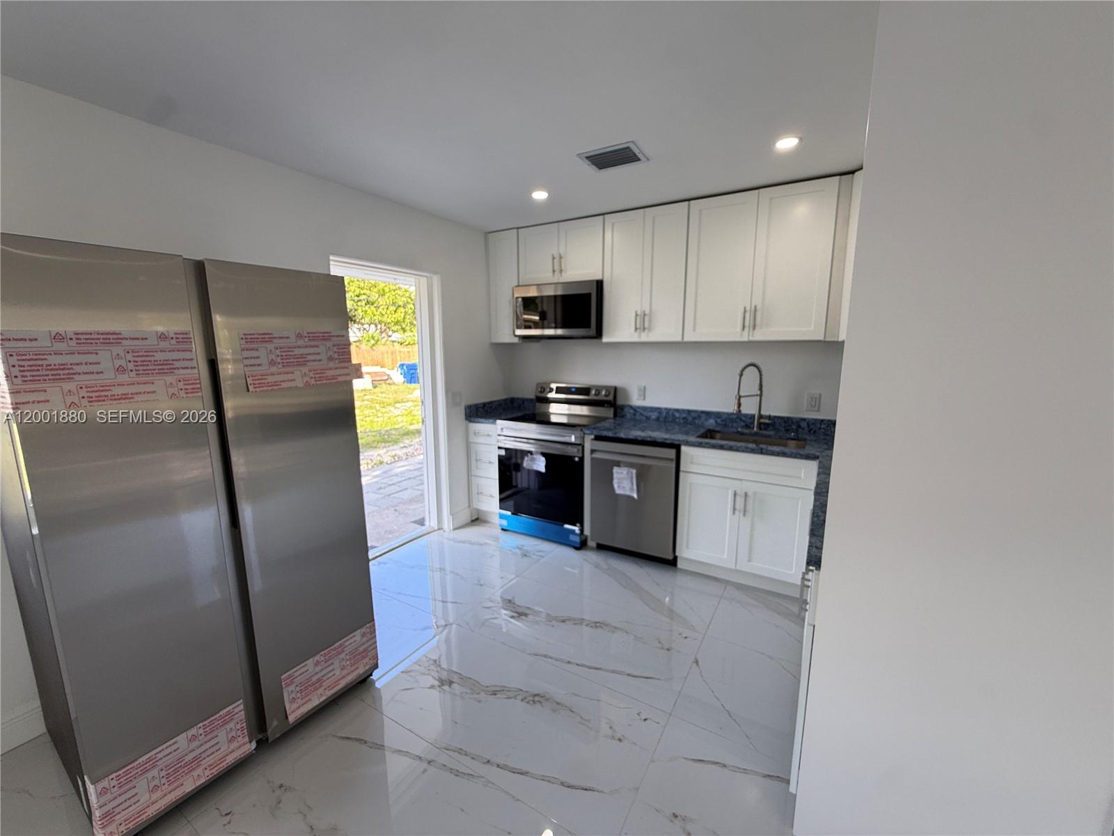 LAUDERDALE VILLAS - Residential