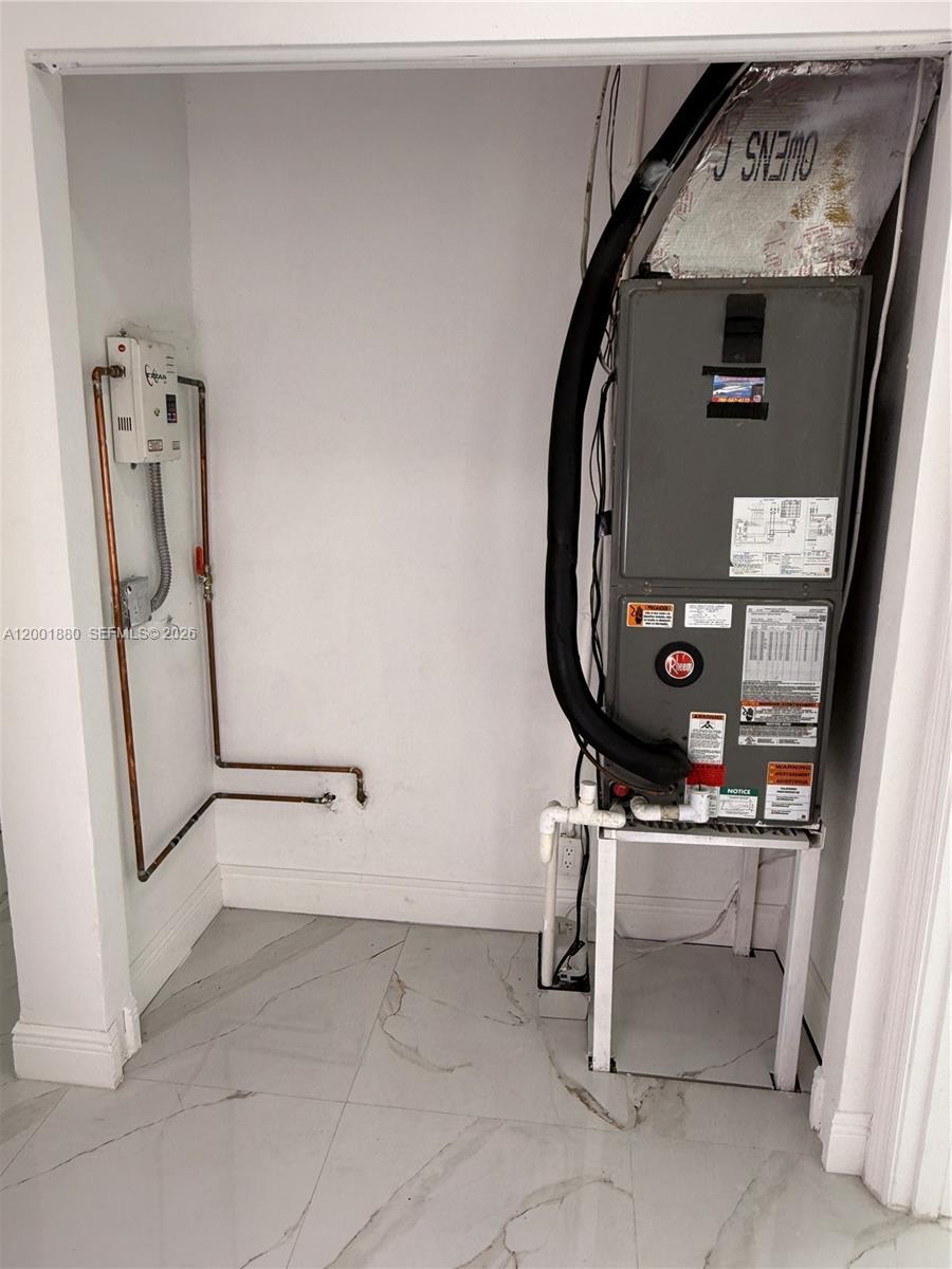 LAUDERDALE VILLAS - Residential