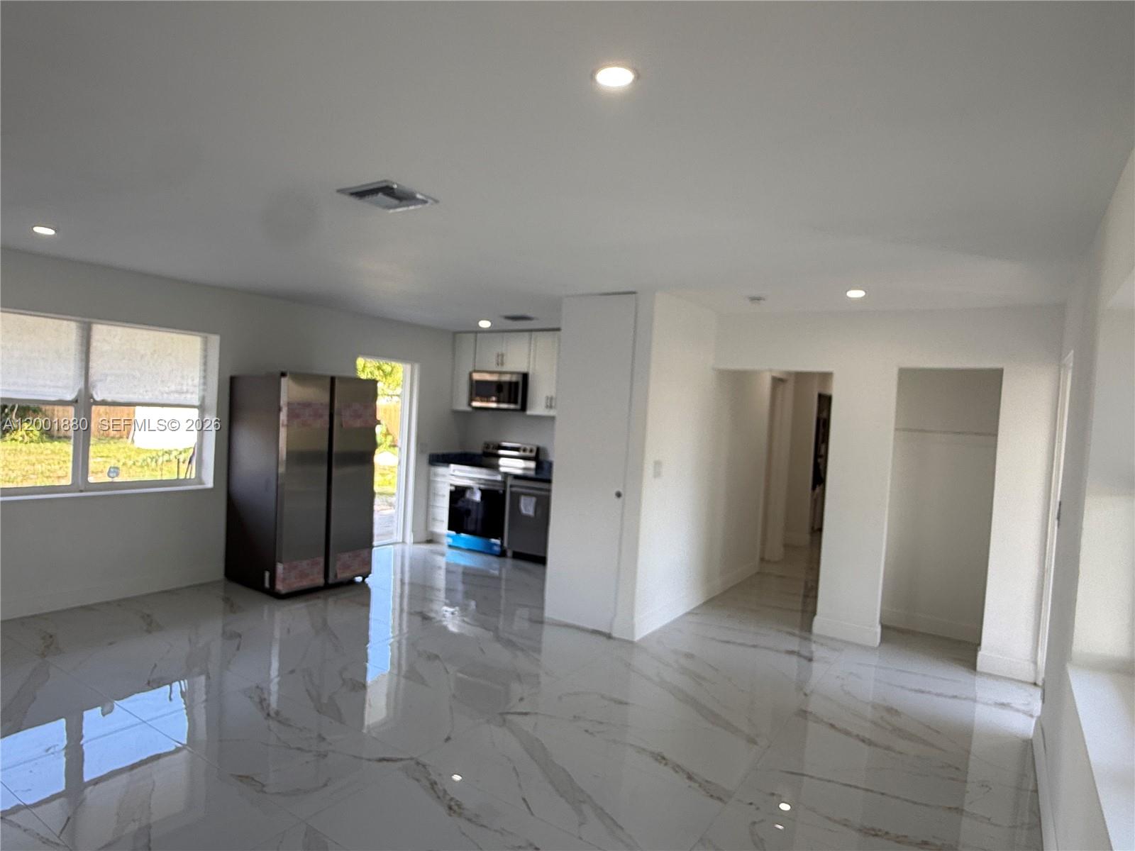 LAUDERDALE VILLAS - Residential