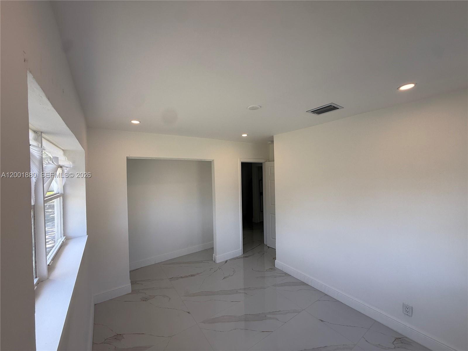 LAUDERDALE VILLAS - Residential