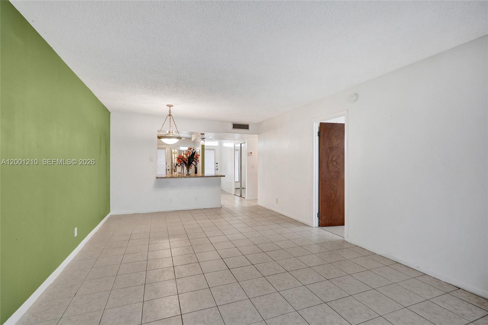 LAUDERDALE OAKS CONDO XI - Residential Lease