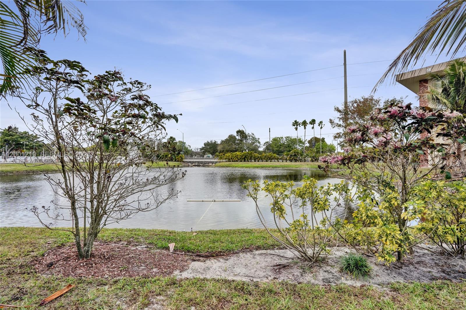 LAUDERDALE OAKS CONDO XI - Residential Lease