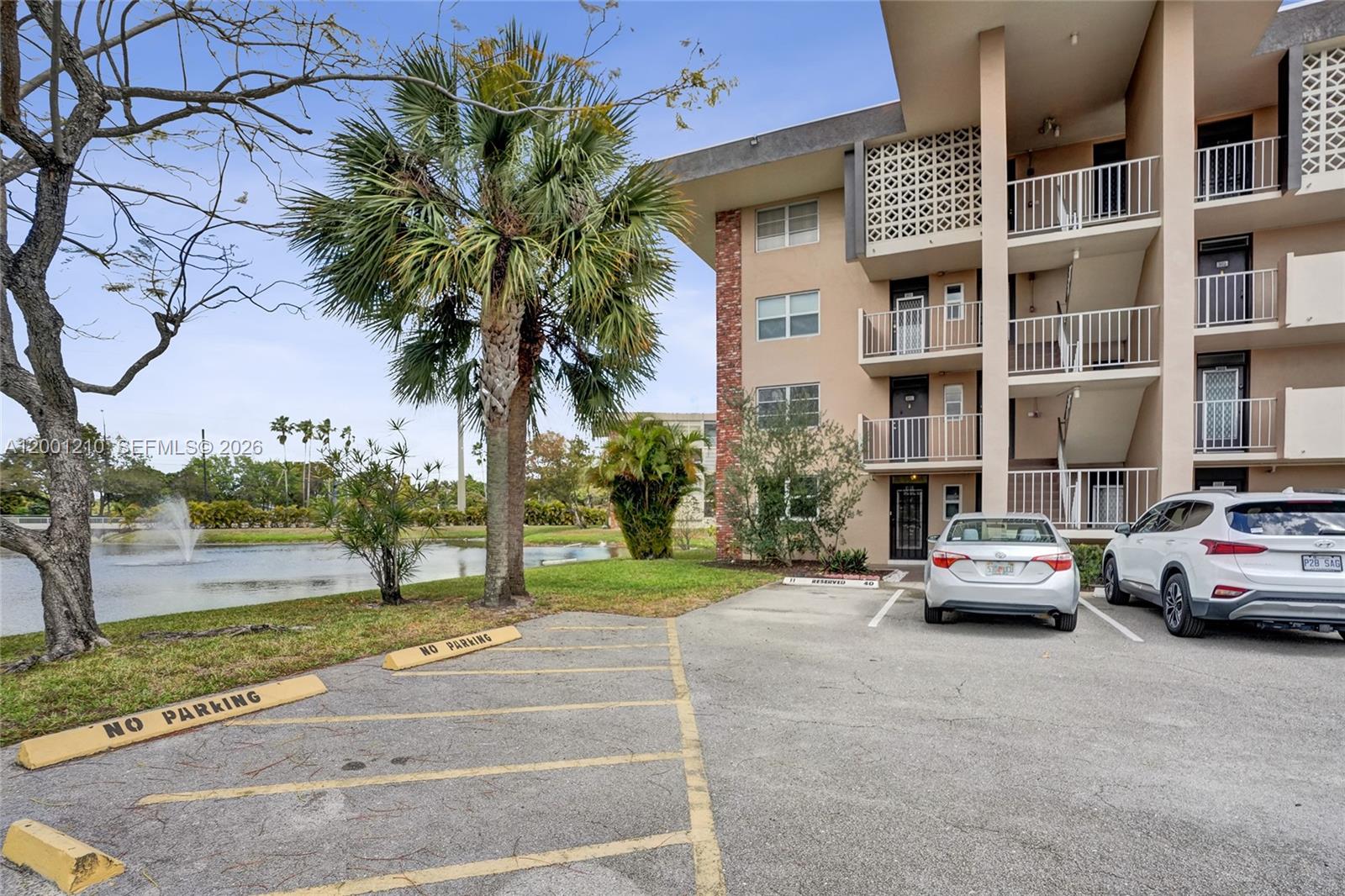 LAUDERDALE OAKS CONDO XI - Residential Lease