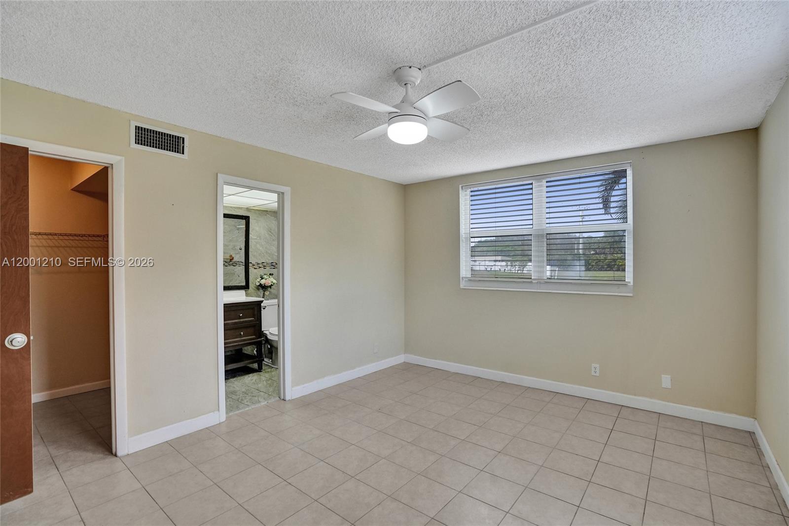 LAUDERDALE OAKS CONDO XI - Residential Lease