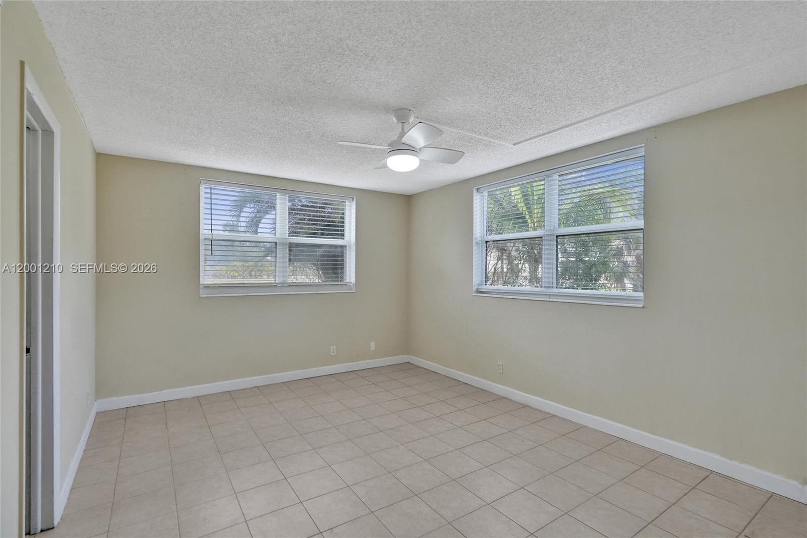 LAUDERDALE OAKS CONDO XI - Residential Lease