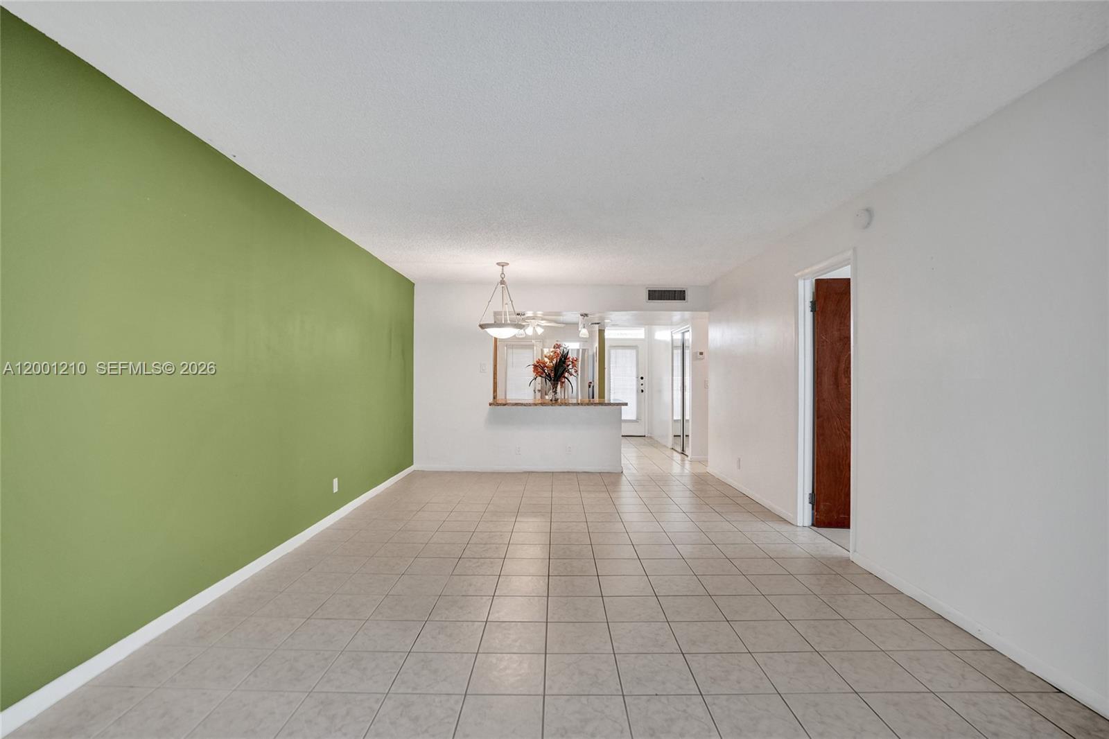 LAUDERDALE OAKS CONDO XI - Residential Lease