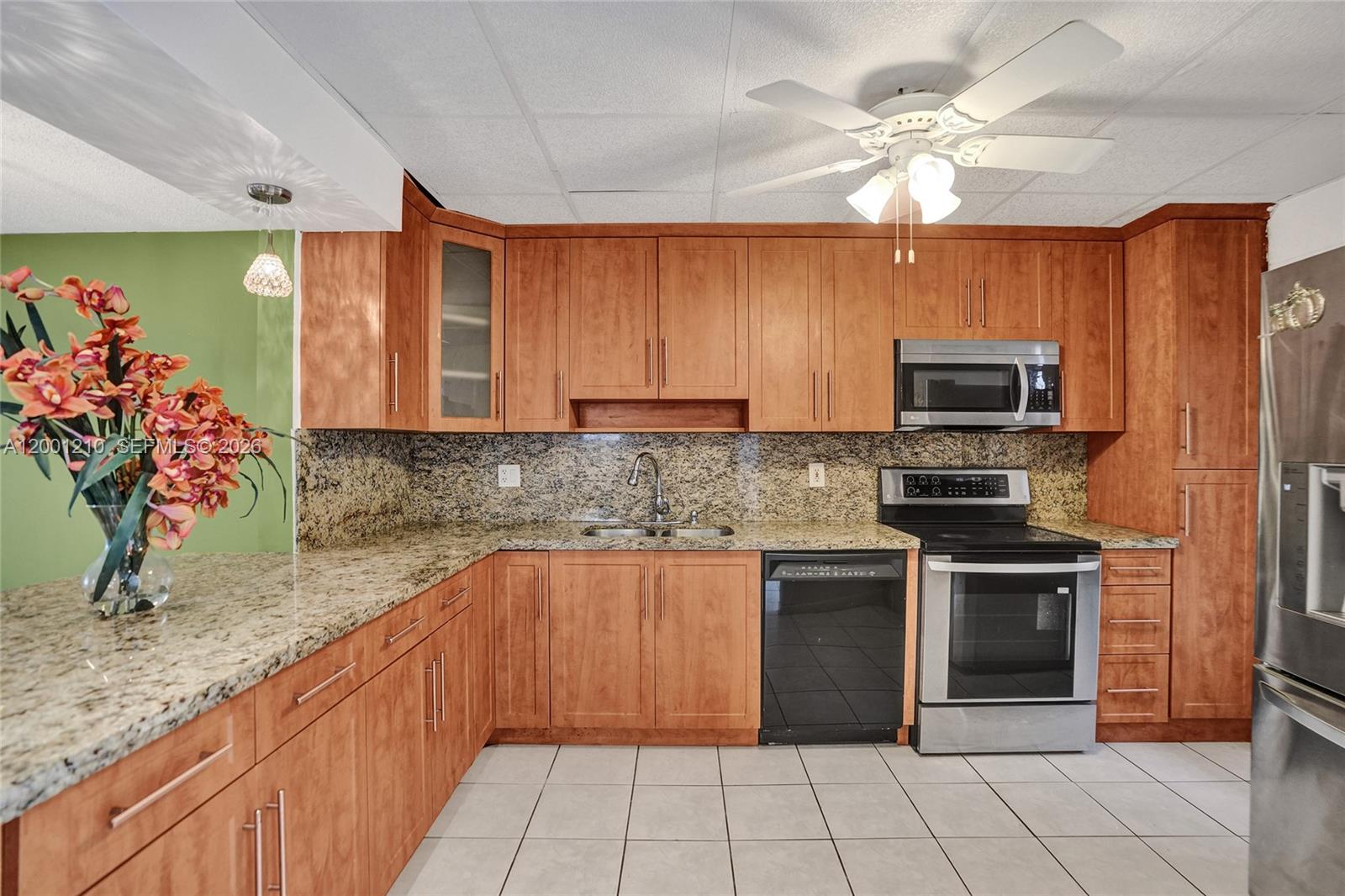 LAUDERDALE OAKS CONDO XI - Residential Lease