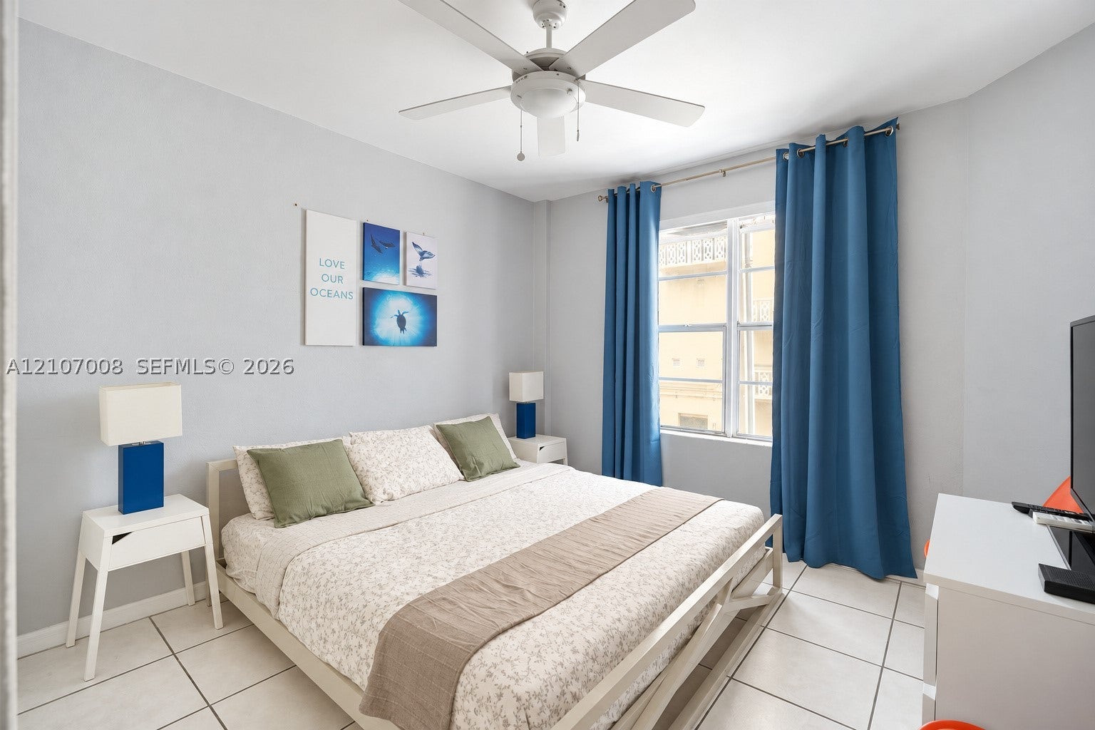 3030 Collins Ave 2H