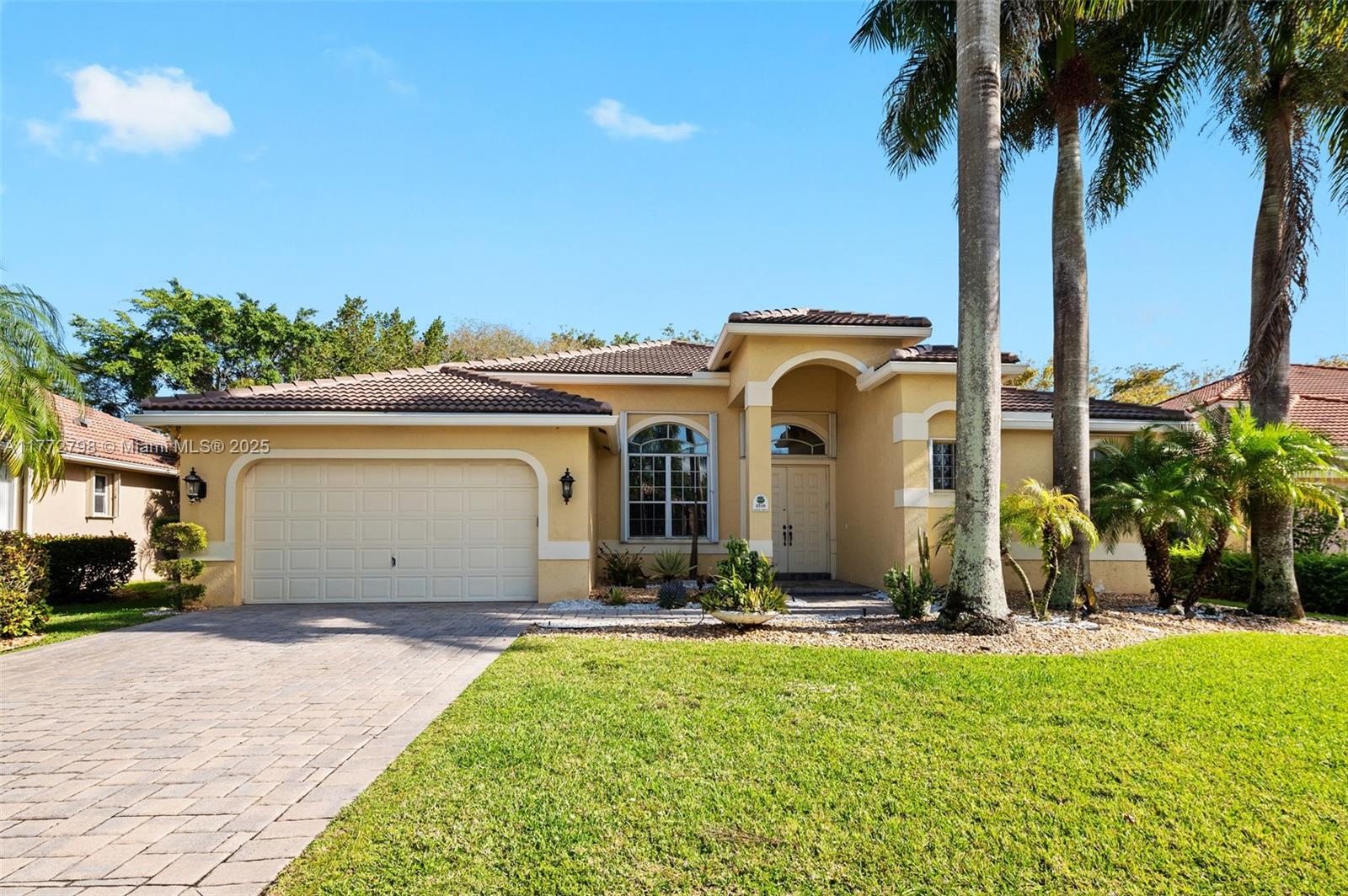 Property for Sale at 2510 Jardin Dr, Weston, Broward County, Florida - Bedrooms: 5 
Bathrooms: 3  - $1,299,000