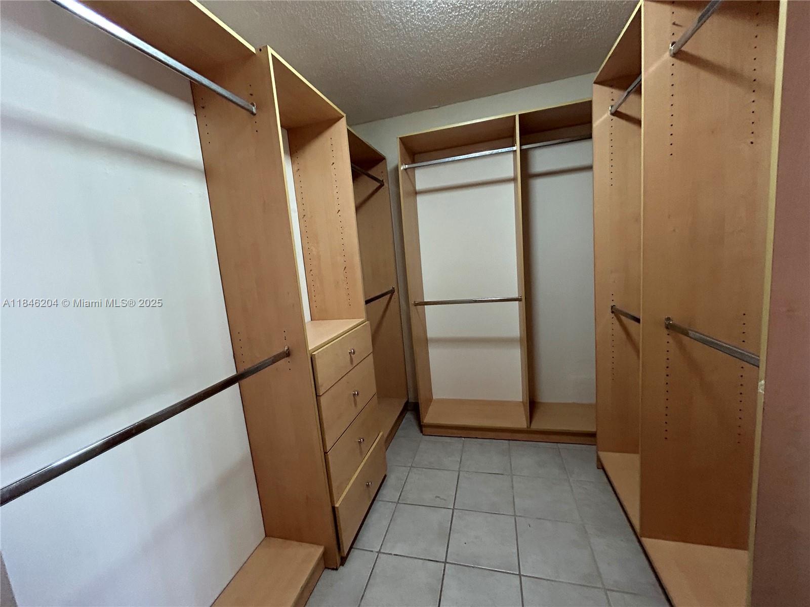 AVANT GARDE CONDO - Residential Lease