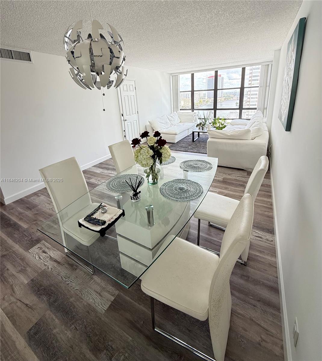 AVANT GARDE CONDO - Residential Lease