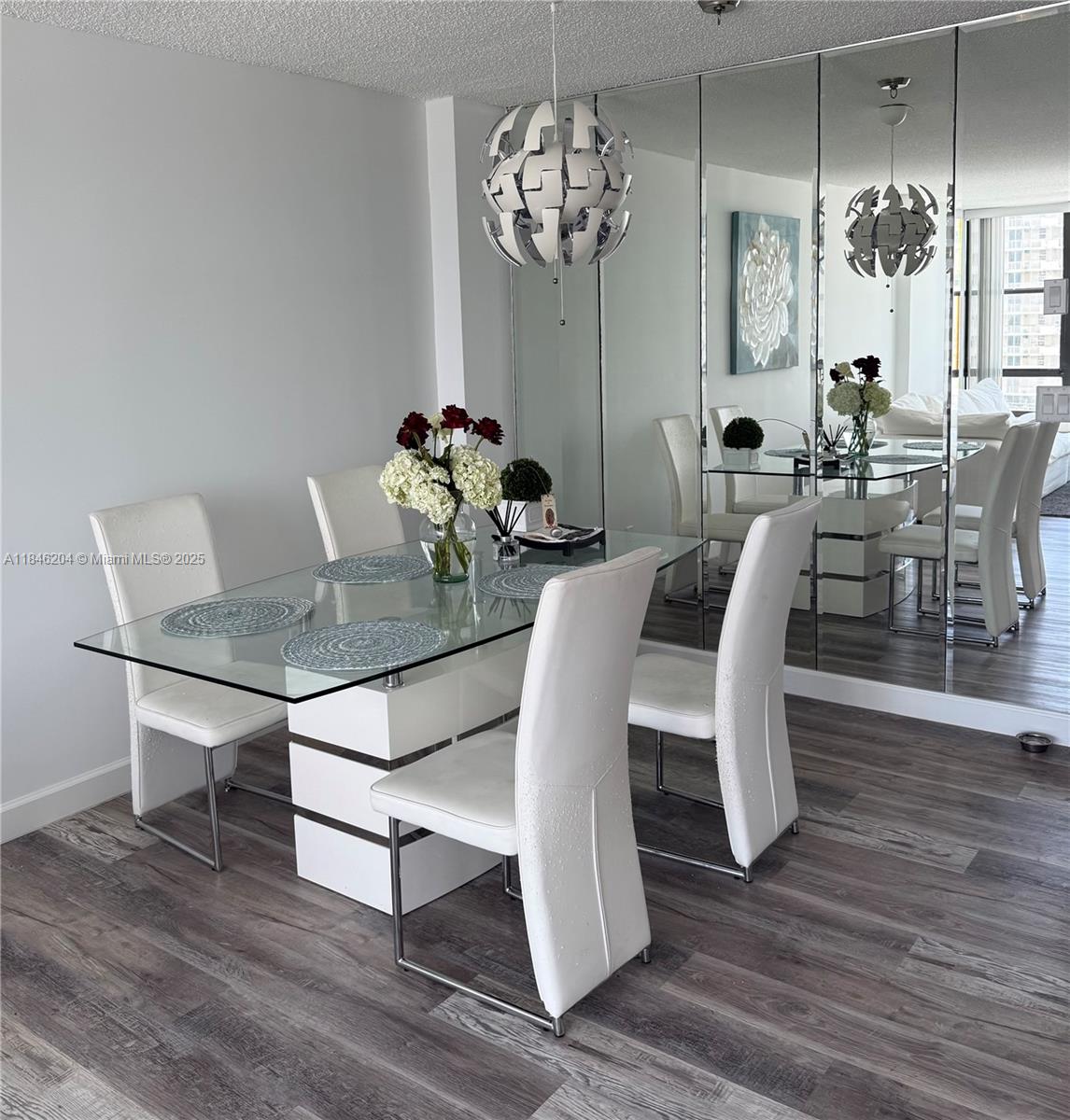 AVANT GARDE CONDO - Residential Lease