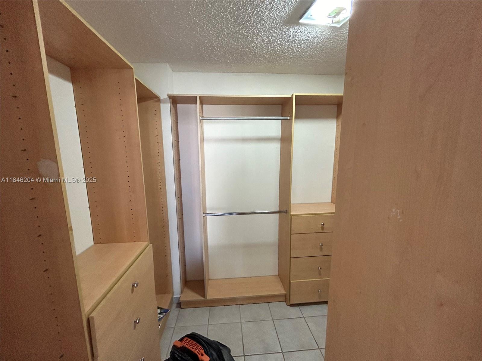 AVANT GARDE CONDO - Residential Lease