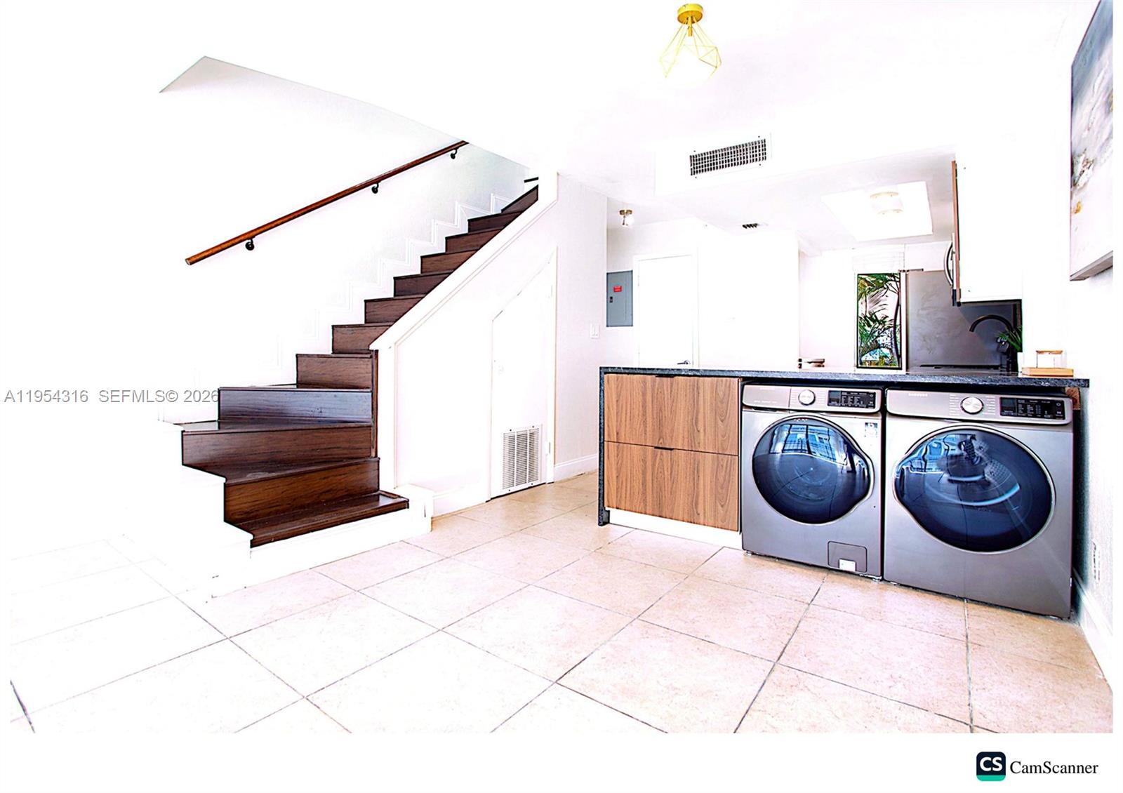 QUARTERDECK CONDO - Residential