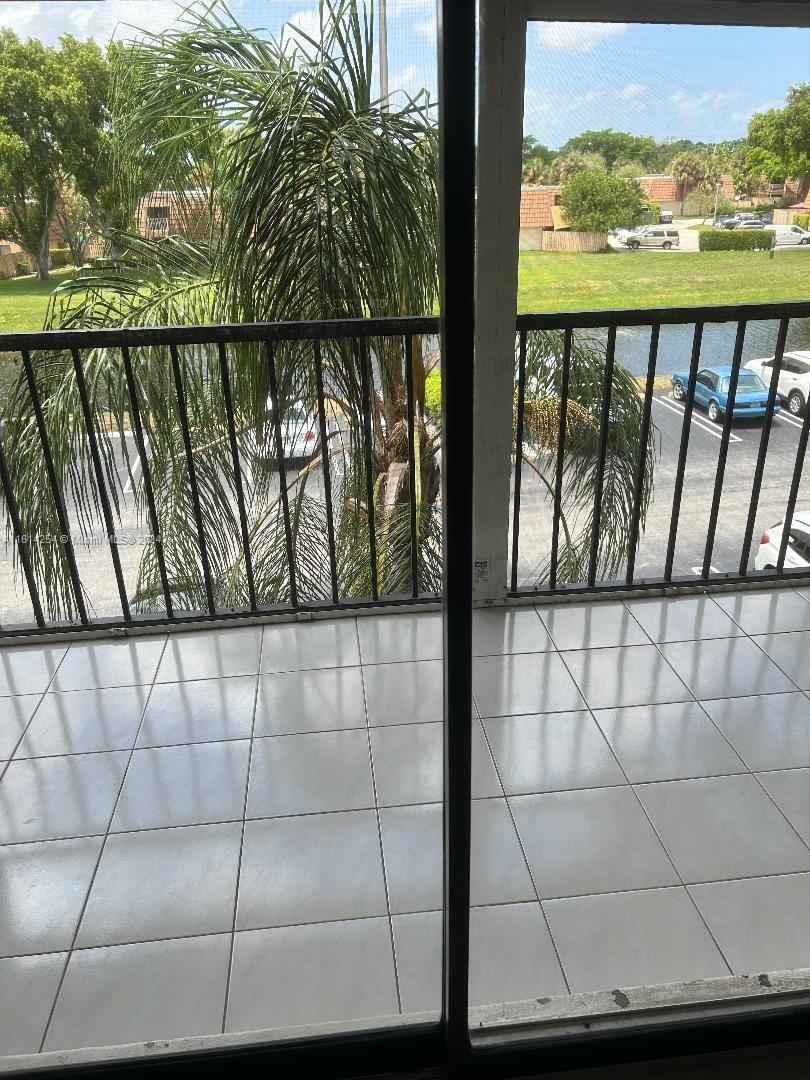 PALM CLUB VILLAGE II COND - Residential Lease