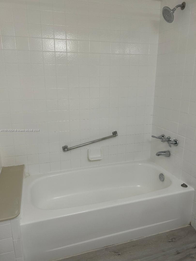 PALM CLUB VILLAGE II COND - Residential Lease