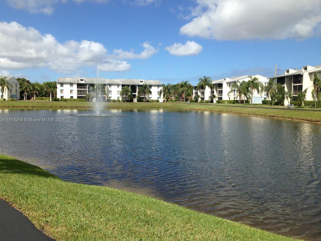 This third floor 1 bedroom/1 bath condo in 24/7 manned gated community, freshly painted, brand new flooring, stackable washer/dryer in the unit. Big screened patio. Lots of storage.  Clubhouse, Olympic Size Heated Pool, Racket Ball Courts, Tennis Courts, Cycling Paths, Walking Trails. You are only minutes away from dining, shopping, entertainment, close to PBI airport, Palm Beach Outlet mall and all major highways. Palm Club Village requires 650 credit score.
WATER, BASIC CABLE INCLUDED.