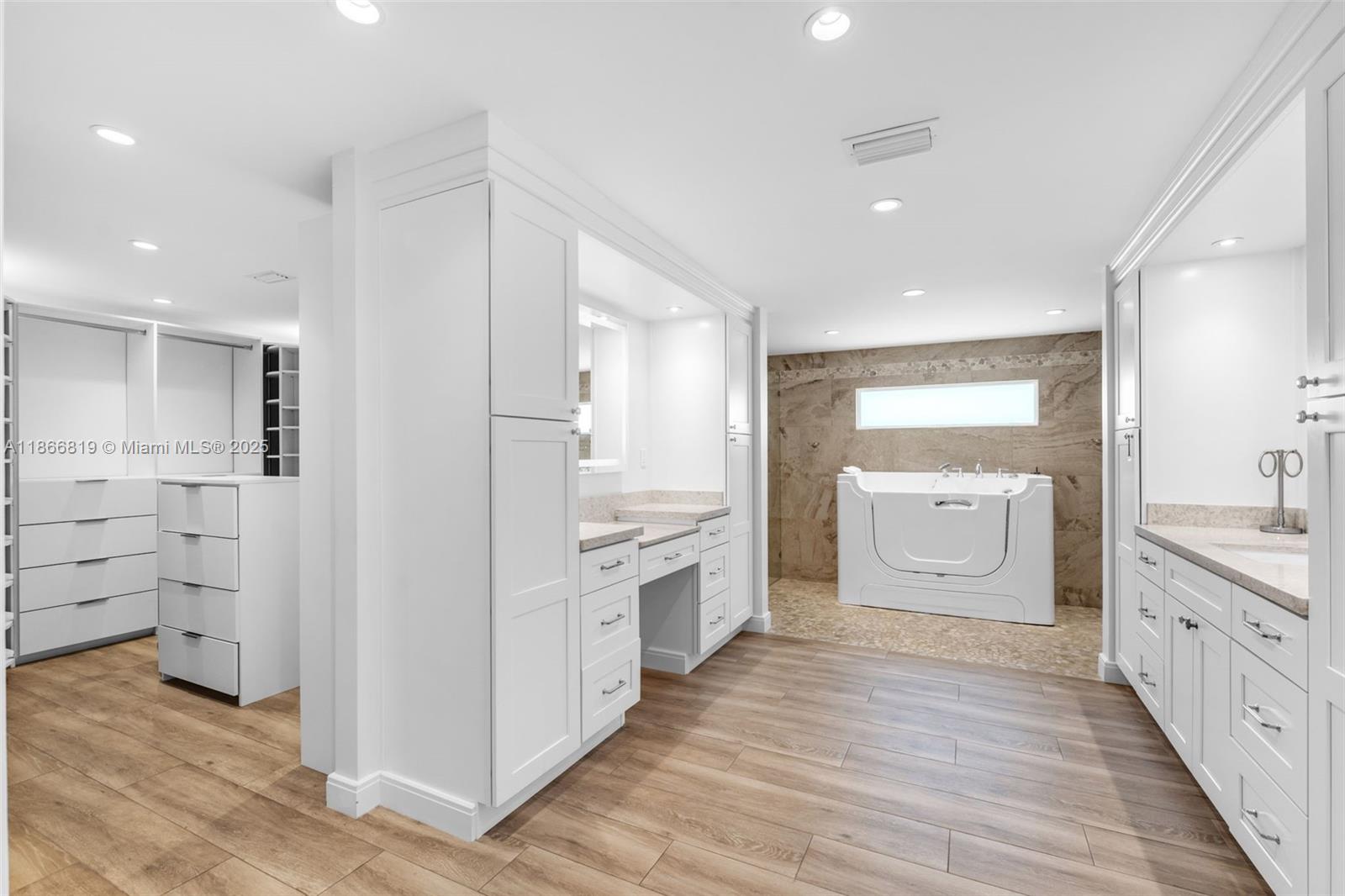 MELODY MANOR - Residential