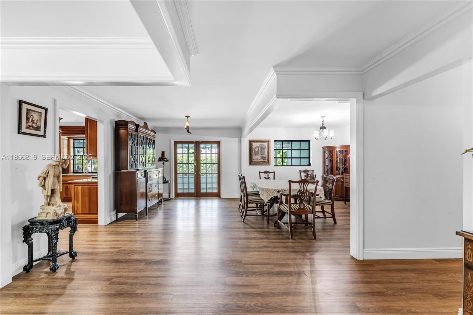 MELODY MANOR - Residential